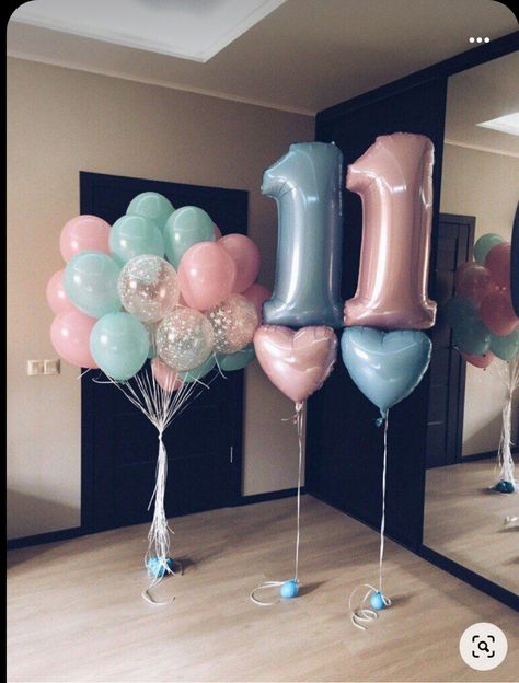 Birthday Cake Decorating Ideas, Foil Number Balloons, Birthday Party Centerpieces, 9th Birthday Parties, Diy Balloon Decorations, Balloon Arrangements, Pink Foil, Birthday Balloon Decorations, Simple Birthday Cake