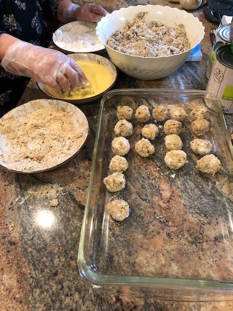 Snacks Dairy Free, Sauerkraut Balls, Sausage Sauerkraut, Homemade Sauerkraut, Hot Cheese, Sauerkraut Recipes, Sausage Balls, Bleu Cheese, Holiday Snacks