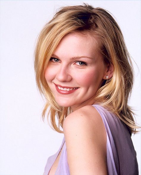 Kirsten Dunst | Classic Ingenue? Kristen Dunst, Woody Allen, Magic Mirror, Actrices Hollywood, Kirsten Dunst, Soft Classic, Hollywood Stars, Beautiful Smile, Celebrities Female