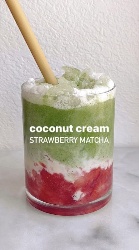 Matcha Drink Recipes, Strawberry Matcha, Iced Drinks Recipes, Matcha Drink, Drink Recipes Nonalcoholic, Matcha Recipe, Healthy Drinks Recipes, Coconut Recipes, Iced Drinks