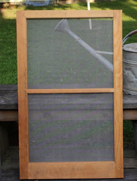 Window Screen Crafts, Lace Window Screen, Window Screen Frame, Diy Window Screen, Old Window Screens, Old Window Projects, Old Screen Doors, Recycled Window, Organized Clutter