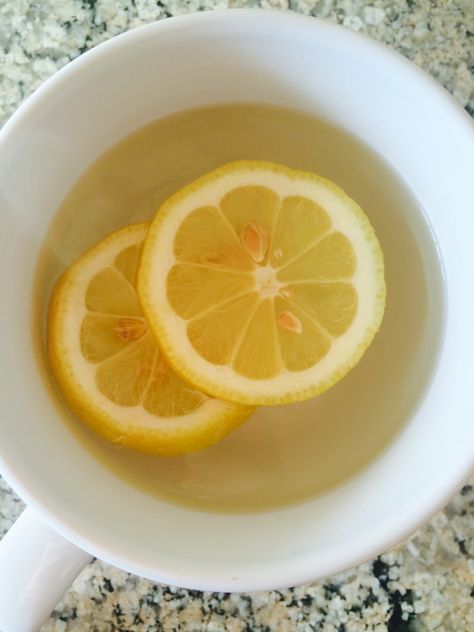 Hot lemon water Hot Lemon Water, Simple Meals, Lemon Water, Tea Collection, Hot Water, Tea Time, Easy Meals, Lemon, Bowl