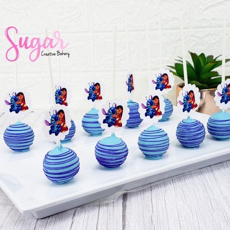 Lilo and stitch cake pops cake @sugarcreativebakery #sugarcreativebakery Stitch Cake Popsicle, Stitch Cake Pops Ideas, Stitch Birthday Cake Pops, Lilo And Stitch Cakepops, Stitch Birthday Treats, Stitch Cakepops, Stitch Dessert Table, Lilo And Stitch Party Food, Lilo And Stitch Cake Pops