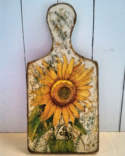 Chopping Board Art, Decoupage Tutorial, Spoon Crafts, Decoupage Wood, 3d Decoupage, Mason Jar Crafts Diy, Decoupage Art, Decoupage Vintage, Diy Dollar Store Crafts