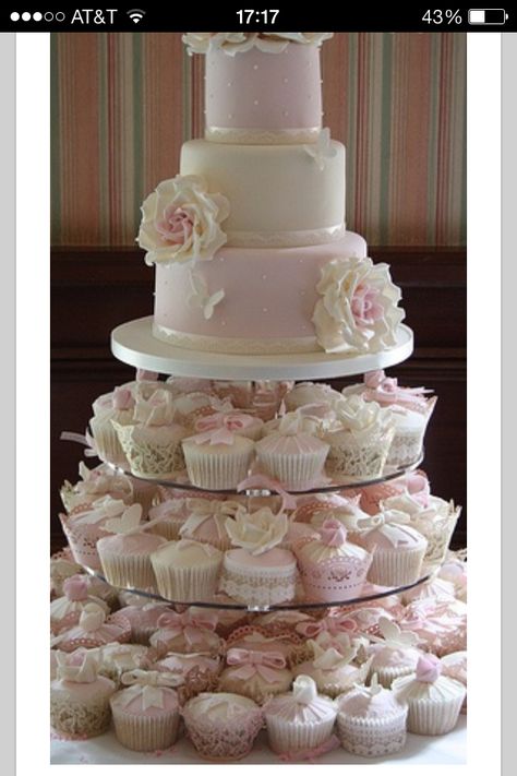 Best of both worlds. I love this idea Cake With Cupcakes, Fondant Rose, Wedding Cakes With Cupcakes, Cupcake Cake, Wedding Cupcakes, Wedding Cake Ideas, Fancy Cakes, Pretty Cakes, Creative Cakes