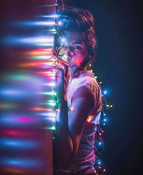 Christmas Light Photography, Home Photoshoot Ideas, Photography Ideas At Home, Home Photoshoot, Easy Photography Ideas, Photography Themes, Indoor Photography, Pose Fotografi, Creative Photoshoot Ideas