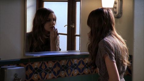 the oc screencaps (4x11) | Kaitlin Cooper • Willa Holland Kaitlin Cooper, Willa Holland, Some Like It Hot, The Oc, Holland, Tv Series, Tv