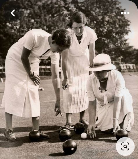 Lawn Bowls Party, Lawn Bowls Outfit, 1930s Sportswear, Anne Siems, Garden Entertaining, Bowls Ideas, Lawn Bowling, Lavender Festival, Party Dress Codes