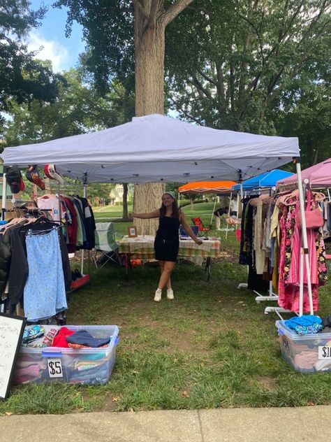 Shop on instagram at keirstynthriftz , depop @ KeirstynMeisner Flea Market Booth Ideas, Vintage Flea Market Booth Ideas, Instagram Thrift Shop, Market Booth Ideas, Market Setup, Vendor Booth Display, Flea Market Booth, Vintage Booth, Vintage Clothing Shop