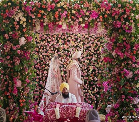 Jasprit Bumrah wedding Sanjana Ganesan, Sikh Wedding Decor, Pastel Wedding Decorations, Jasprit Bumrah, Anand Karaj, Mandap Decor, Unique Wedding Decor, Private Wedding, Sikh Wedding