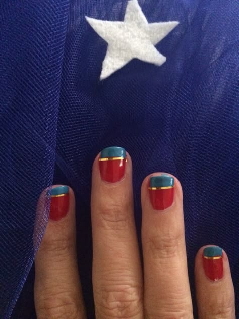 Nail design for Wonder Woman or Supergirl Halloween costume. Geeky Nails, Supergirl Halloween, Supergirl Halloween Costume, Wonder Woman Nails, Superhero Nails, Supergirl Costume, Nail Art For Kids, Minimalist Nail Art, Nail Candy