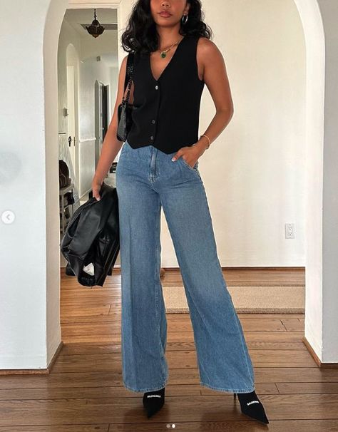 Asia Jackson, Wardrobe Revamp, Vest Outfits For Women, Wide Leg Jeans Outfit, Fall Transition Outfits, Europe Outfits, Fashion Goals, Elegant Dresses Classy, Blair Waldorf