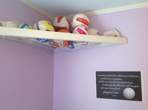 Volleyball Bedroom, Volleyball Room, Soccer Bedroom, Soccer Room, Volleyball Inspiration, Ball Ideas, Volleyball Mom, Volley Ball, Volleyball Players