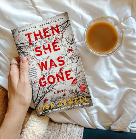 Then She Was Gone Lisa Jewell Aesthetic, Then She Was Gone Lisa Jewell, Lisa Jewell Books, Then She Was Gone Book Aesthetic, Popular Books 2022, Then She Was Gone Book, Trendy Books, Then She Was Gone, Gone Book