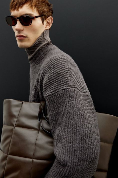 Zara Knitwear Winter 2023 Men 017 Ribbed Sweaters, Harry Lambert, Zara Models, Zara Winter, Zara Fall, Zara Knitwear, Hot Sweater, Campaign Fashion, Fashion Sketchbook