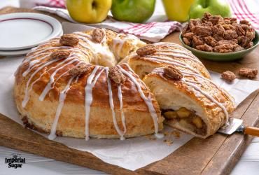 Chef Eddy Van Damme | Imperial Sugar Kringle Recipe, Pumpkin Empanadas, Food Film, Homemade Dough, Delectable Desserts, Apple Filling, Raspberry Cheesecake, Candied Pecans, Apple Pies Filling