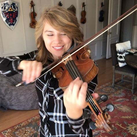 Taylor Davis on Instagram: “Happy New Year everyone! 🎉Wishing you all a new year full of happiness, inspiration and light in 2018! Thank you for being a part of my…” Taylor Davis, Happiness Inspiration, Happy New Year Everyone, Violinist, Violin, Happy New, Happy New Year, Thank You, On Instagram