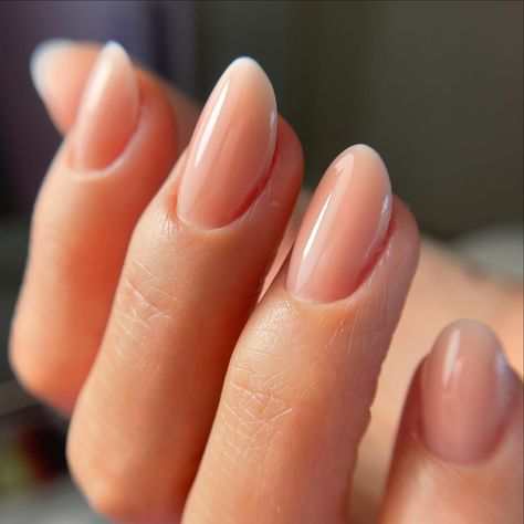 Nail reinforcement with polygel and reconstruction of the free edge and Russian manicure, schedule your appointment 💁‍♀️ Beautiful tortoise shell 🐢 and Latte color nails 💖 DM for appointments 💅 #nails #nailsofinstagram #nailsoftheday #manicurarusa #polygel #polygelnails #nailsonfleek #nailsonpoint #ruasianmanicure #auburndalenails #auburndalenailtech #russianmanicure #nailaddict Pink Russian Manicure, Russian Style Manicure, Russian Manicure Cuticle, Russian Manicure, Russian Technique Nails, Russian Manicure Red Nails, Polygel Nails, Nails On Fleek, Nail Tech