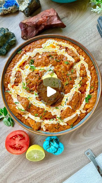 379K views · 23K likes | Omkar Pawar on Instagram: "Paneer Butter Masala🤤🌶️🧈. Get ready to tantalize your taste buds with our mouth-watering Paneer Butter Masala, the ultimate crowd-pleaser of the year 2023!🤩  Indulge in the creamy, buttery goodness that's packed with rich flavors that are sure to leave you feeling elated. The soft and juicy paneer cubes are cooked to perfection and smothered in a thick and luscious gravy that's guaranteed to make you crave for more. 🤤  Recipe ingredients: Panner 350gms Butter 40gms total Oil 10ml Chilli powder 1/2tsp  Tomatoes 500gms Ginger garlic chilli 30gms Soaked cashews melon seeds 30gms Haldi 1/4tsp Red chilli powder 1&1/2tsp Coriander powder 1/2tsp Jeera powder 1/2tsp Garam masala 1/2tsp Salt to taste   Oil 20ml Butter 40gms Onion 100gms Purée Fried Paneer, Butter Masala Recipe, Kasuri Methi, Paneer Masala, Paneer Butter Masala, Butter Masala, Melon Seeds, Paneer Recipe, Red Chilli Powder