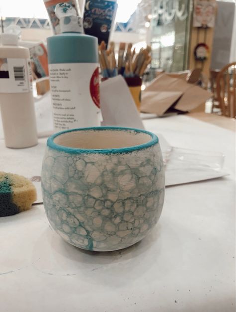 Summer Pottery, Color Me Mine, Bubble Painting, Pottery Inspiration, Art Hobbies, Hobbies And Interests, Glazes For Pottery, Pottery Painting, Color Me