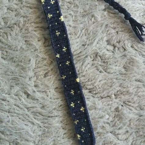 Friendship Bracelet Stars, Alpha Pattern Friendship Bracelets, Grunge Friendship Bracelets, Thick Friendship Bracelet Pattern, Star Friendship Bracelet Pattern, Easy Alpha Bracelet Patterns, Star Bracelet Pattern, Simple Bracelet Patterns, Cool Friendship Bracelet Patterns