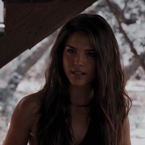 Face Claims Female Grunge, Athena Face Claim, Maze Runner Face Claims, Apocalypse Face Claims Female, Marie Avgeropoulos Aesthetic, Fanfic Face Claims, Face Claims Apocalypse, Brunette Actress Face Claim, Marie Avgeropoulos Icon