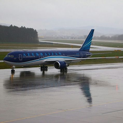 Azerbaijan baku1 boeing b767 zrh Azerbaijan Airlines, Airport Vibes, Boeing 757, Mirror Reflection, Aviation Photography, Mirror Image, Azerbaijan, Airlines, Cute Wallpapers