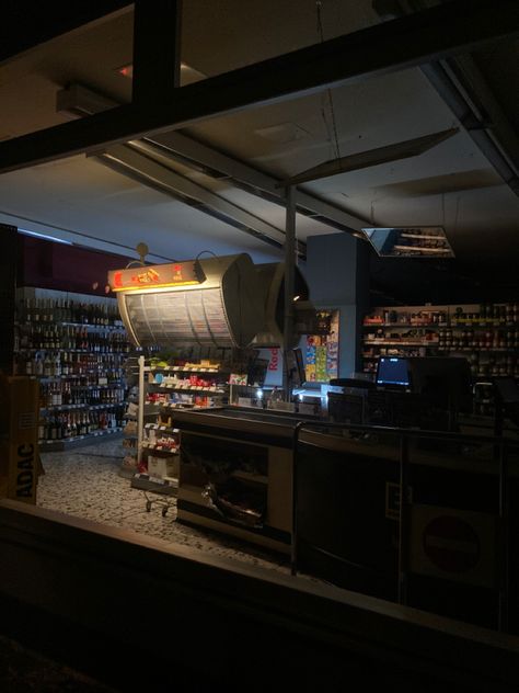 #aesthetic #night #dark #darkaesthetics #darkacademia #darkacademiaaesthetic #darkcore #supermarket Supermarket At Night, Convenience Store Aesthetic Night, Film Storyboard, Supermarket Aesthetic, Peter Han, Slasher Summer, Walmart Store, Sci Fi City, Aesthetic Stores