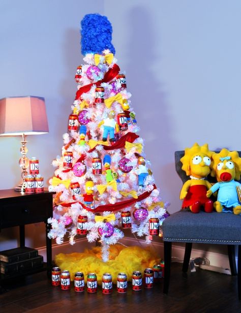 Simpsons Christmas Tree, Simpson Christmas Tree, Pop Culture Christmas, Simpson Christmas, Holiday Hoedown, The Simpsons Theme, Simpsons Christmas, Grinch Decorations, Disney Christmas Tree