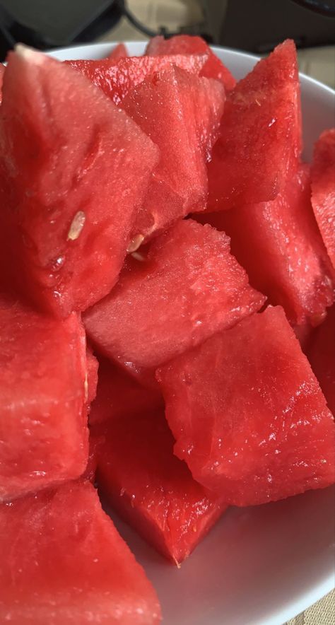 Watermelon Snack, Fruit Watermelon, Juicy Watermelon, Summer Dessert, Pink Red, Watermelon, Juice, Seeds, Yummy Food