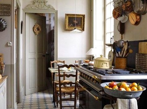 :) Old World Kitchens, French Farmhouse Style, Glam Pad, French Country Kitchens, Country Kitchen Decor, French Country Kitchen, French Kitchen, French Cottage, Country Design