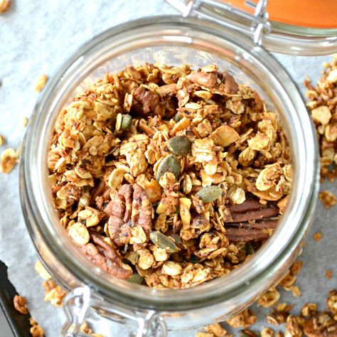 Apple Pie Granola, Low Calorie Granola, Granola Calories, Fresh Apple Pie, Banana Bread With Oil, Apple Granola, Buckwheat Granola, Banana Granola, Protein Granola