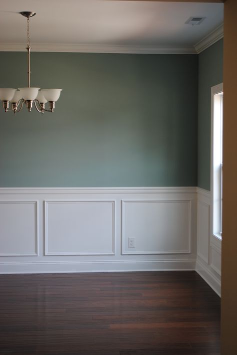 Simply gorgeous color scheme. The McDonald's choices have inspired us all! Wainscoting Color Combinations, 2 Tone Wall Paint Ideas Dining Room, Green Panelling Dining Room, Wainscoting Green, Painted Wainscoting Ideas Color Schemes, Painted Wainscoting, Dining Room Paint Colors, Diy Wainscoting, Wall Paneling Diy