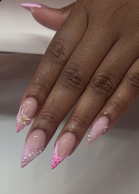 Classy Stiletto Nails Designs, Pink Almond Birthday Nails, Short Stilleto Nails French Tip Designs, Pink Oval Nails With Design, Birthday Nails Stilleto, Almond Winter Nails Designs, Nail Ideas Stiletto Short, Pink French Tip Stiletto Nails, Pointy Short Nails