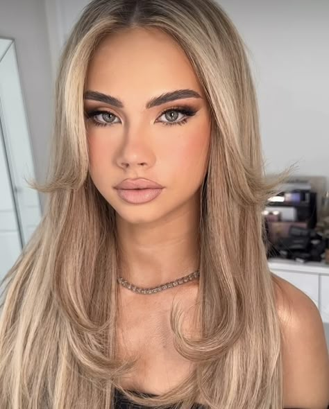 Prom Makeup For Blonde Hair, Makeup Looks On Blondes, Blonde Hair Blue Eye Bridal Makeup, Makeup Ideas Blonde Hair Brown Eyes, Hazel Eyes Blonde Hair Makeup, Dinner Dance Makeup, Makeup For Blonde Hair Green Eyes, Green Eyes Blonde Hair Makeup, Makeup For Green Eyes Blonde Hair