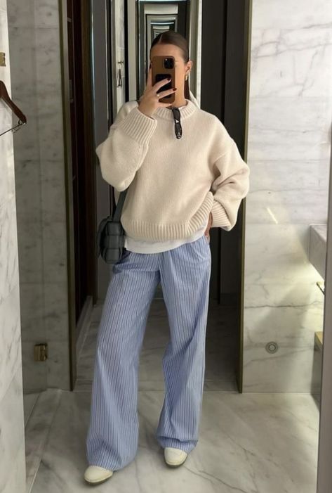 How To Style Pyjamas Pants, Pyjama Style Outfit, Pyjama Trousers Outfit, Pyjama Pants Outfit Street Styles, Winter Australia Outfit, Blue Stripe Pants Outfit, Pijama Pants Outfit, Pyjama Pants Outfit, Blue And White Striped Pants Outfit