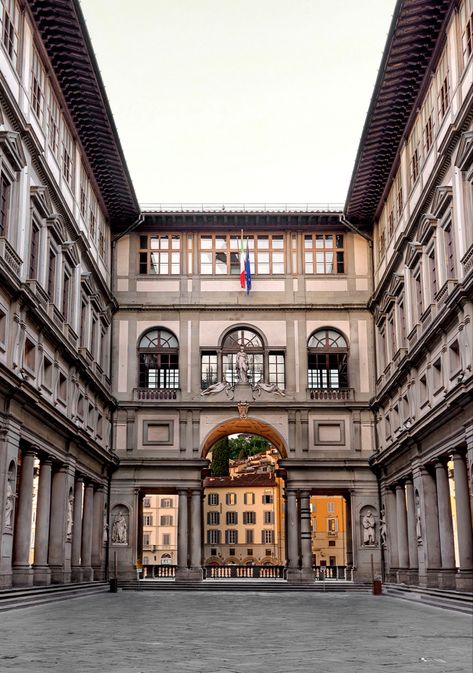 Italy Winter, Uffizi Gallery, The Genius, Italy Vacation, Cultural Experience, Vacation Places, Florence Italy, Art Movement, Amazing Architecture