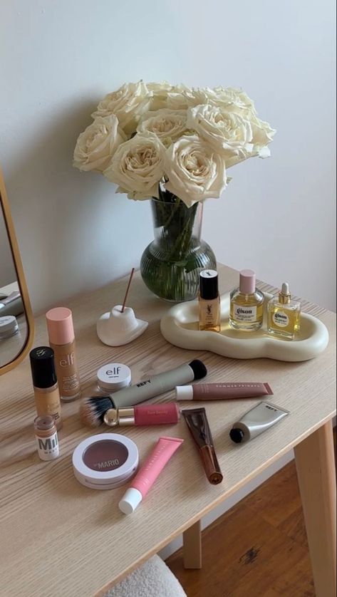 makeup🤍 Aesthetic Makeup Desk, Aesthetic Gisou, Pink Aesthetic Girl, Ultra Beauty, Makeup Bag Essentials, Makeup Desk, Glasses Makeup, Makeup Room, Milk Makeup