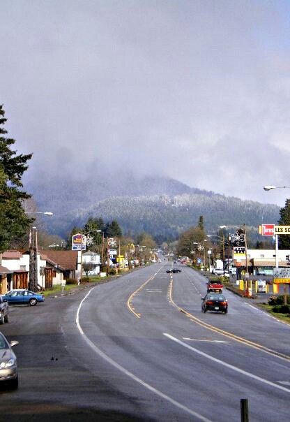 My home town, Oakridge, Oregon. 90s Small Town Aesthetic, Small Town Oregon, 90s Small Town, Oregon City Aesthetic, Oregon Small Town Aesthetic, Oregon Town Aesthetic, Pacific Northwest Small Town Aesthetic, Oregon Town, Rural Oregon