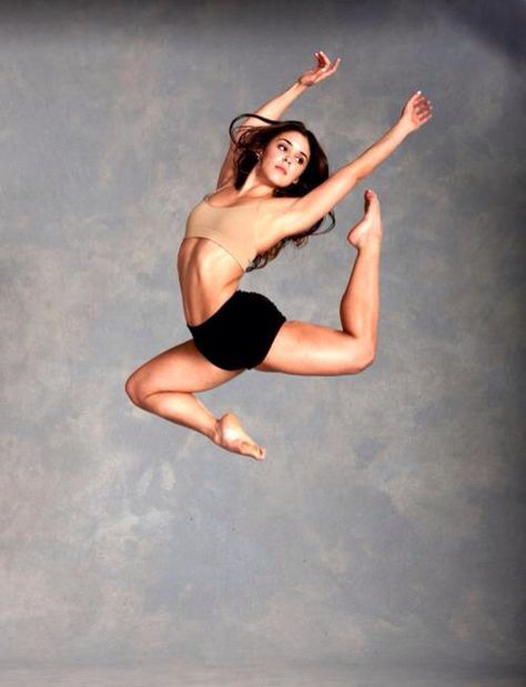 Cool Jumping Poses, Dance Poses For Pictures Jazz, Jumping Dance Poses, Jump Dance Poses, Easy Dance Poses For Pictures Jazz, Dance Poses With Skirt, Dance Photography Jazz, Simple Dance Poses For Pictures, Dance Jump Poses For Pictures