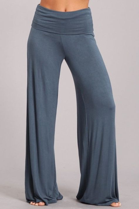 Discover the latest addition to Chatoyant's collection - the Plus Size Fold Over Palazzo Waist Pants. These wide leg pants feature a fold over waistband and are made with a Siro rayon/Spandex 95/5 Jersey blend. Proudly produced in the USA, with an inseam of 32" inches. Great Resort Wear! Stay Sexy! Bohemian Outfit, Quoi Porter, Earthy Outfits, Fits Clothes, Lazy Outfits, Bohemian Clothes, Palazzo Pants, Fall 2024, Fold Over