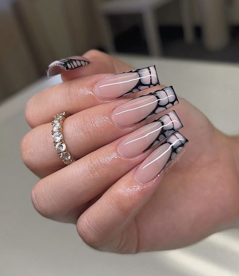 Unghie Franc, Simple Unique Nails, Nails Inspo Black, Nails Dark, Nails With Black Design, Cute Black Nails Ideas, 777 Nails, Aqua Nails, French Tip Acrylic Nails