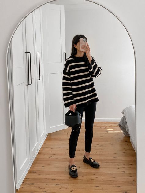 Loafers Outfit Work, Loafers Outfit Casual, Loafers Outfit Women, Black Shoes Outfit, Black Loafers Outfit, Loafers For Women Outfit, Loafer Outfits, Parisian Style Outfit, How To Wear Loafers