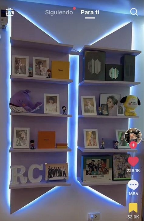 Bts Shelf Ideas, Bts Bedroom Ideas, Bts Army Room Decor, Bts Themed Room, Bts Room Decor Aesthetic, Bts Room Decor Ideas, Bts Room Decor, Army Decor, Bts Room