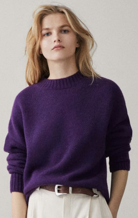 Purple Crewneck Outfit, Violet Sweater Outfit, Winter Color Palette Clothes Outfit Ideas, Dark Purple Sweater Outfit, Winter Basic Outfits, Outfit Formal Casual, Purple Sweater Outfit, Crew Neck Sweater Outfit, Crewneck Outfit