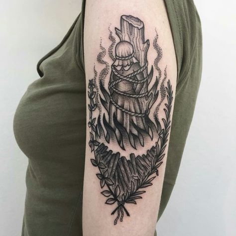 Burning At The Stake Tattoo, Stake Tattoo, Burning At The Stake, Medieval Tattoos, 2024 Tattoo, Tattoo 2022, Tattoo Baby, Traditional Tattoo Inspiration, Medieval Tattoo