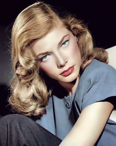 50s Hair, Vintage Hairstyles For Long Hair, Bogie And Bacall, 50s Hairstyles, Pin Up Looks, Classic Hollywood Glamour, Extension Hair, Hollywood Hair, Queen Aesthetic