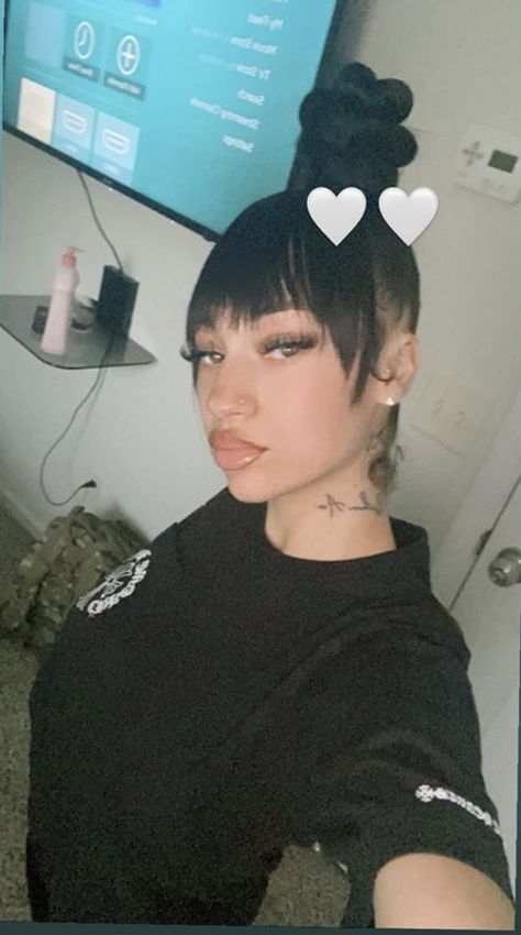 Top Knot With Bangs, Black Hair Bun, Bhad Bhabie, Bantu Knot, Danielle Bregoli, Pony Hairstyles, Top Knot Bun, High Ponytail Hairstyles, Weave Ponytail Hairstyles