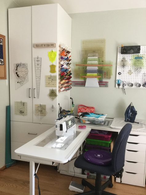 Sewing Room Inspiration, Sewing Room Storage, Sewing Spaces, Sewing Room Design, Sewing Room Decor, Dream Craft Room, Craft Room Design, Sewing Room Organization, Quilting Room