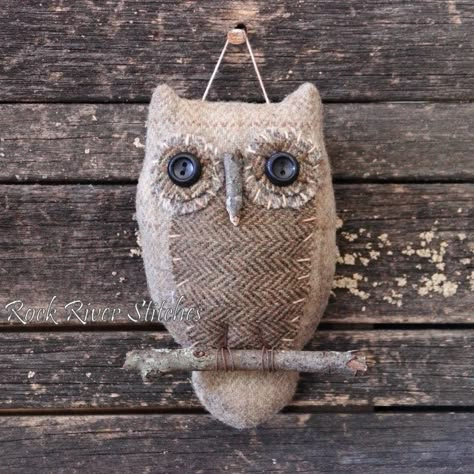 Owl Folk Art, Owl Sewing, Rock River, Blowing In The Wind, Owl Fabric, Owl Ornament, Owl Crafts, Wool Projects, Primitive Crafts